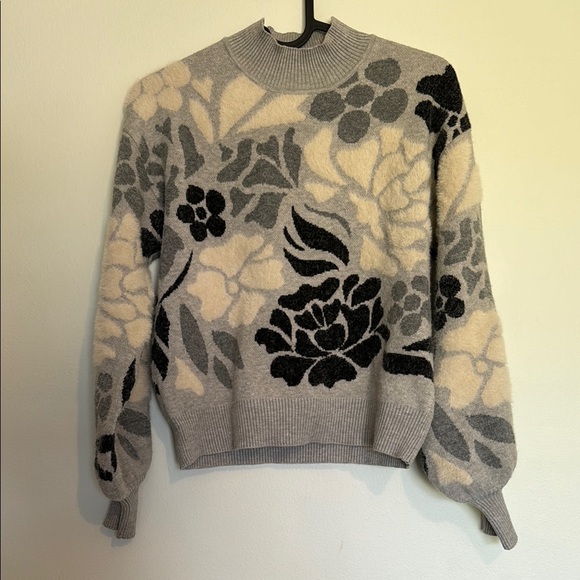 Truth Sweaters - Truth Gray and Black Crew Neck Sweater with Artistic Floral Design XS